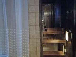 Дома для отпуска Holiday Home Mustalampi 4 kyyhkynen Рука Дом для отпуска-25