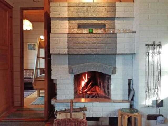 Дома для отпуска Holiday Home Mustalampi 4 kyyhkynen Рука-34